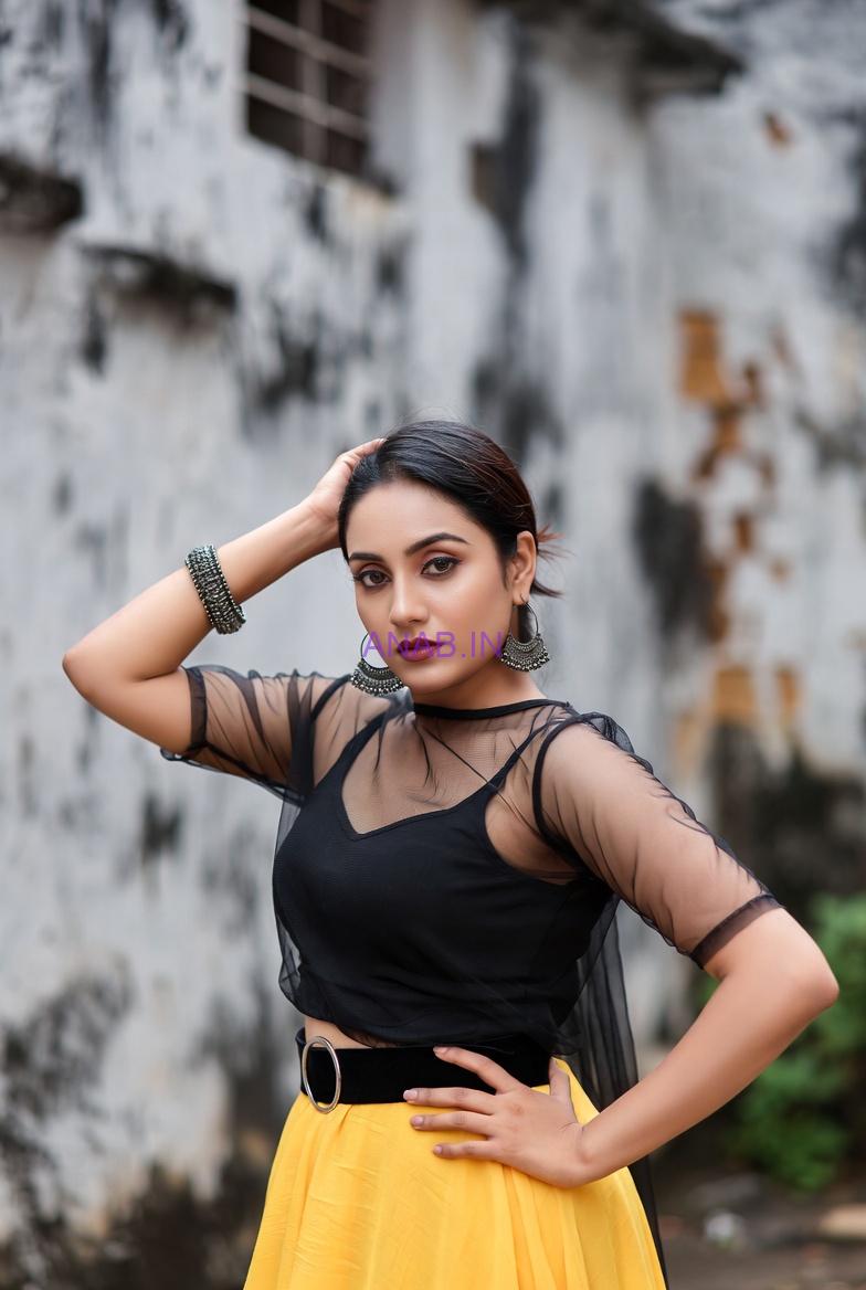 🔥Vadodara Call Girl Seductive & Horny Sara Ali – 22 Yr Young Temptress Ready for Explosive Nights!💥😈